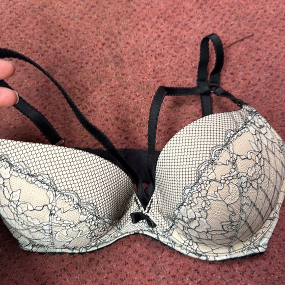 VS lingerie set - Picture 4 of 5